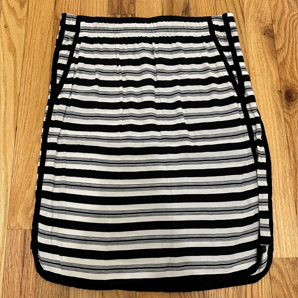 LOFT Black and White Striped Pencil Skirt SP